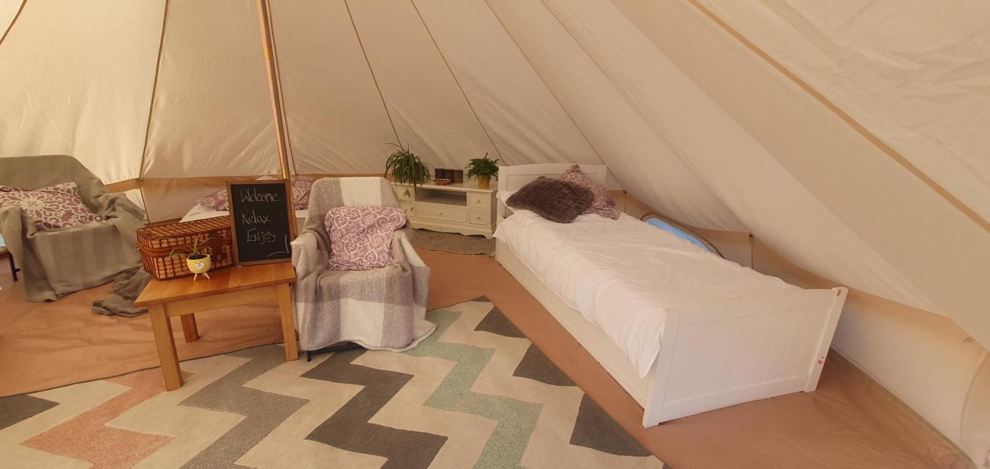 Trevena Cross Glamping & Camping هيلستون المظهر الخارجي الصورة