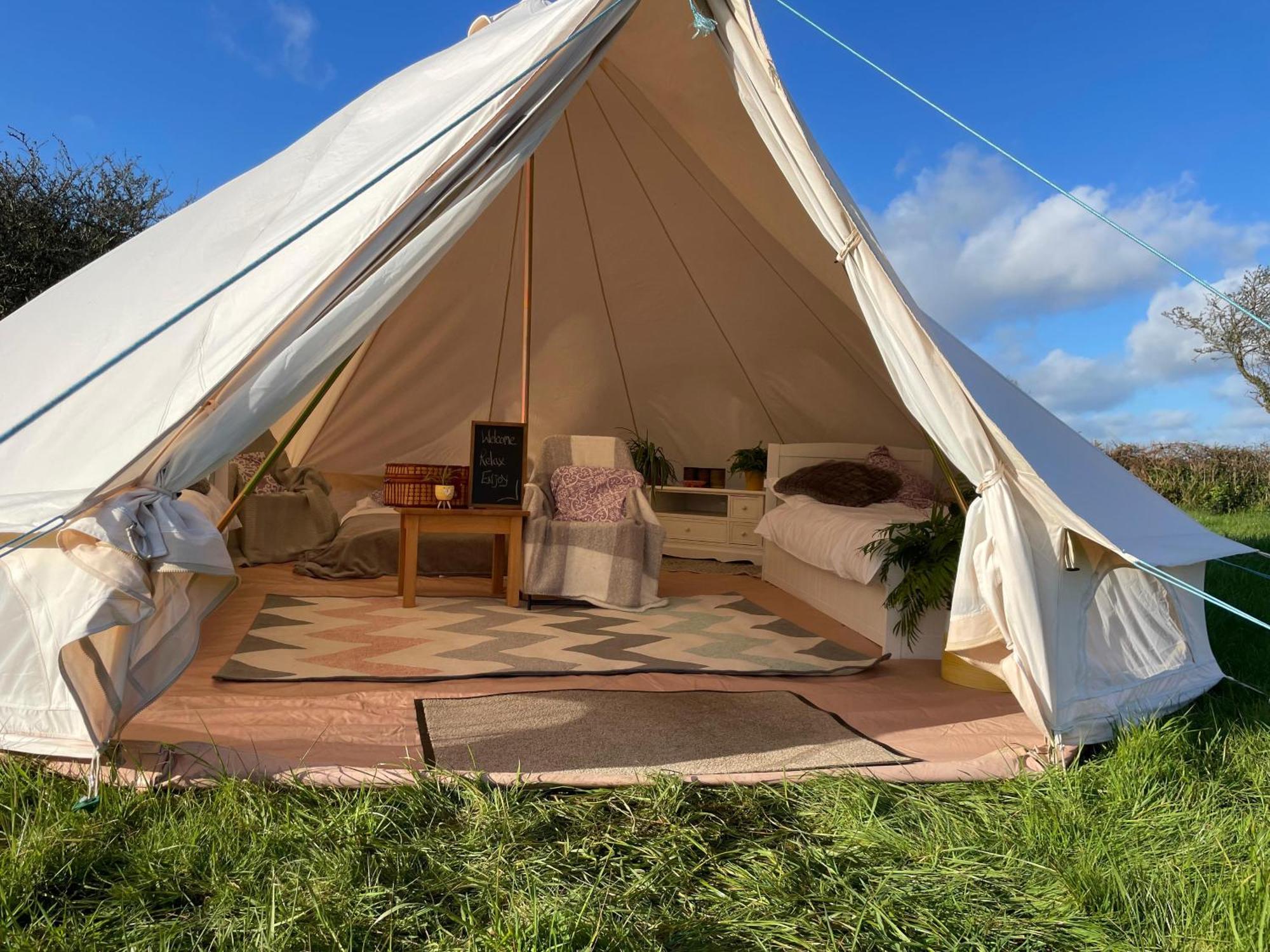 Trevena Cross Glamping & Camping هيلستون المظهر الخارجي الصورة