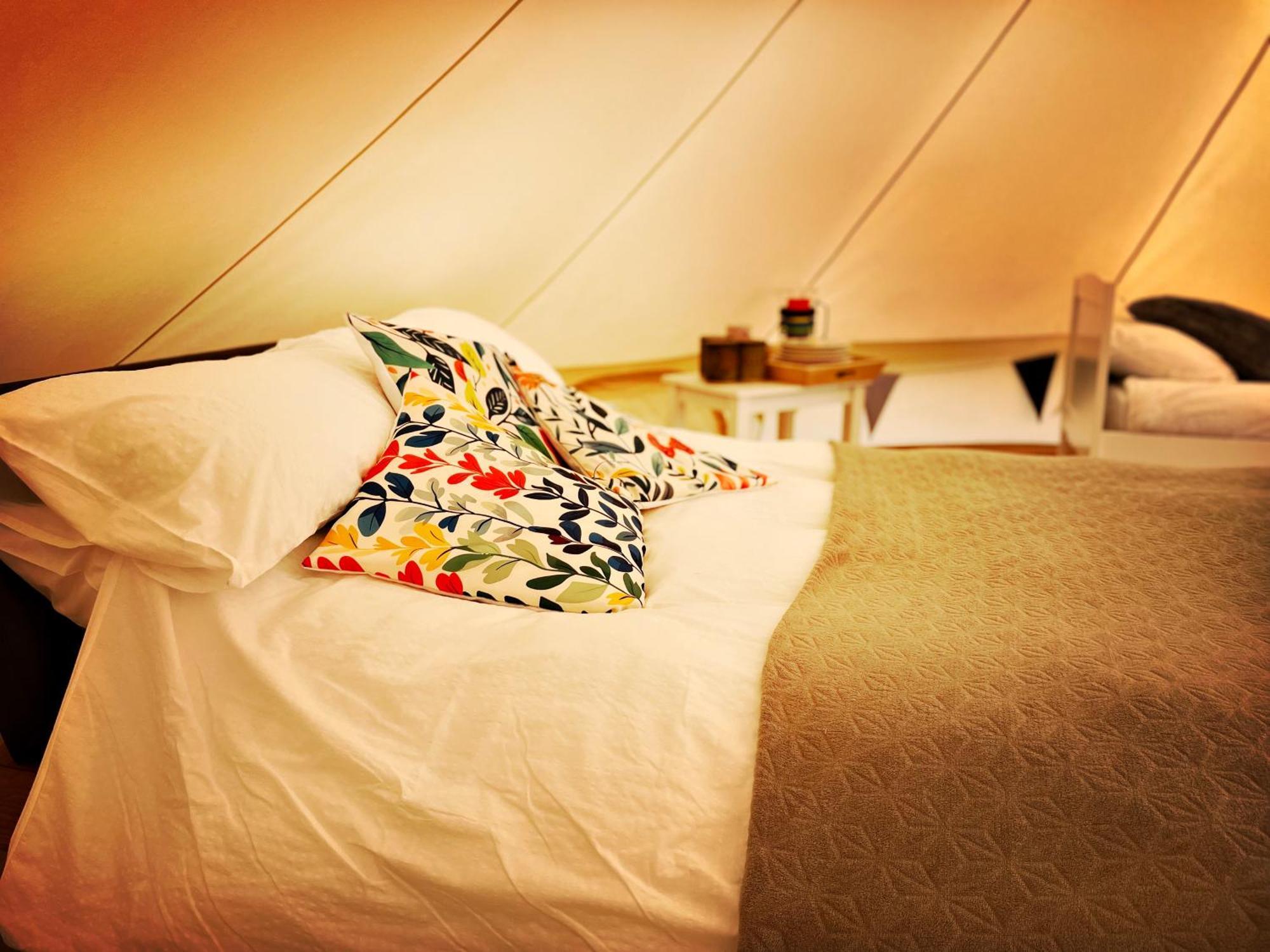 Trevena Cross Glamping & Camping هيلستون المظهر الخارجي الصورة