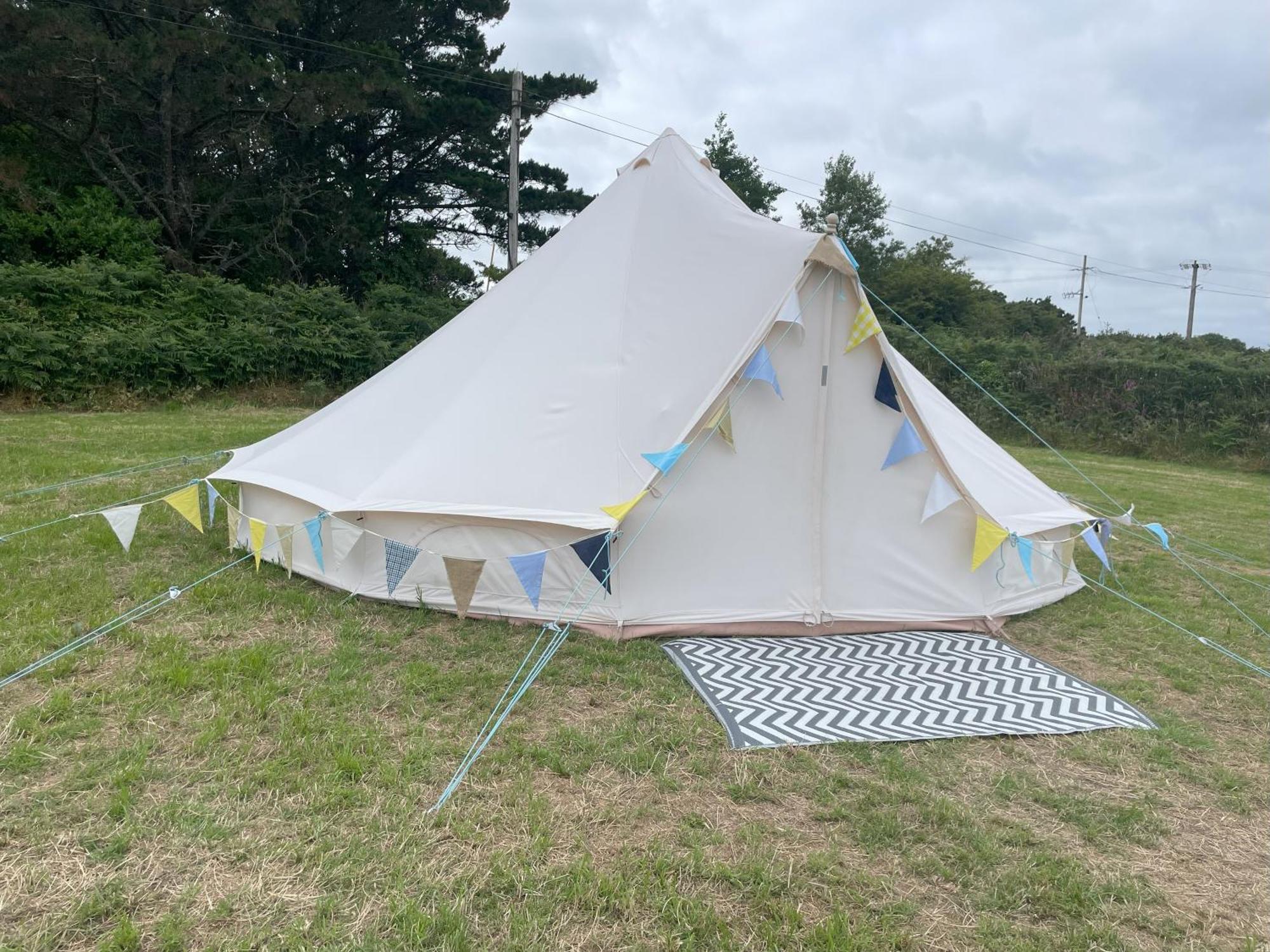 Trevena Cross Glamping & Camping هيلستون المظهر الخارجي الصورة